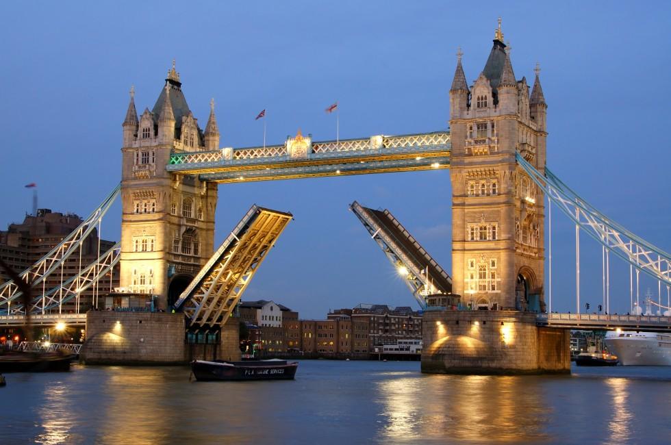 tower-bridge-london-england_980x650.jpg