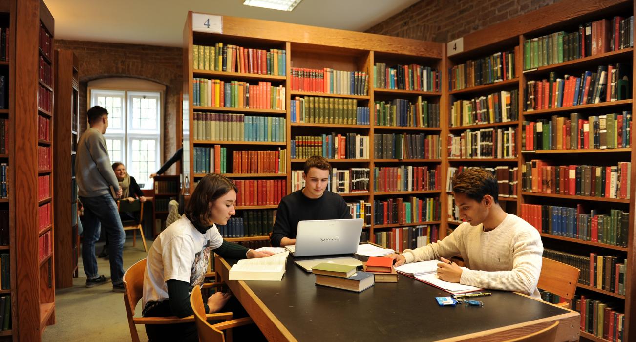 magdalene_college_library.jpg