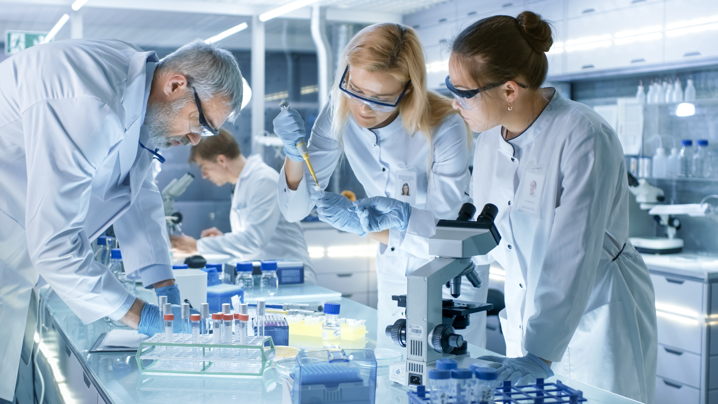 scientists-in-lab-medical-research.jpg